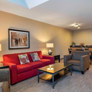 King Suite Fireplace River View Balcony No Pets