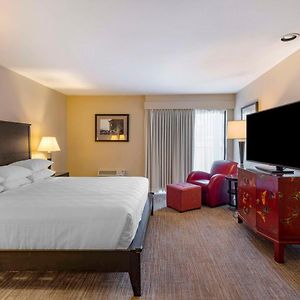 King Suite River View Mobilty Accessible Roll Shower No Pets
